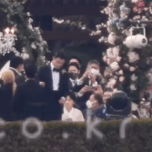 Папарацци запечатлели свадебную церемонию Хён Бина и Сон Е Джин